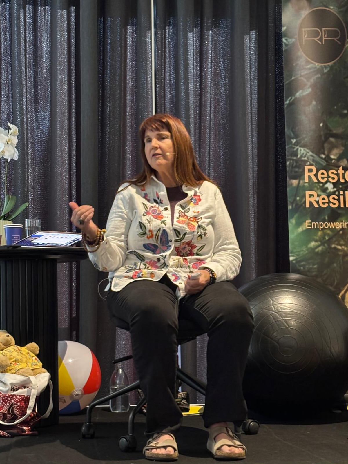 Maggie Kline teaching at the Australian PlayShop
